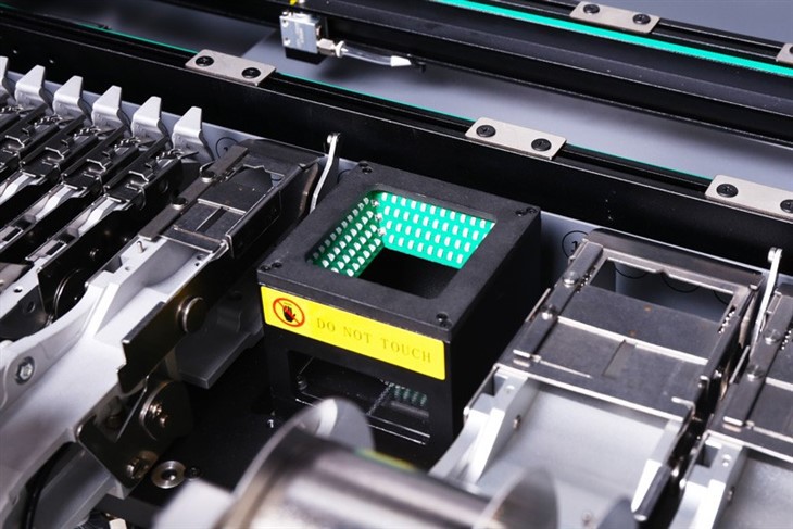 SMT Chip Mounting Machine